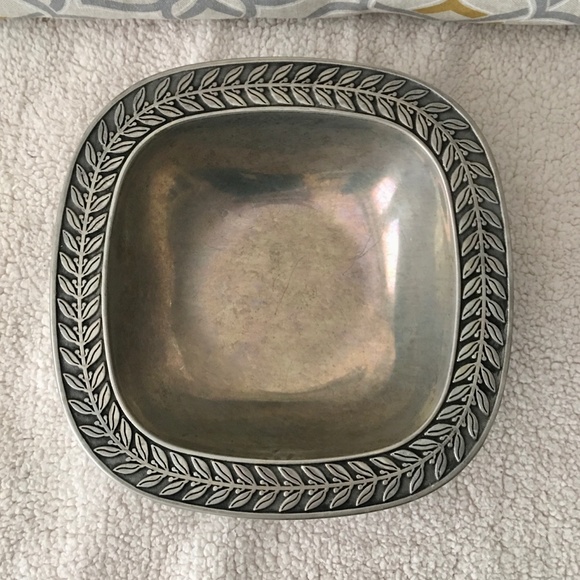 Wilton Armetale Other - 💕SOLD💕 Wilton Armetale Square Serving Bowl